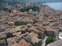... und noch einmal den Blick von oben auf die Perle des Gardasees:  Malcesine.