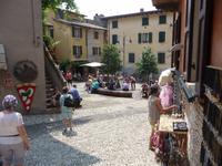 Eine pittoresque Piazza in der Altstadt von Malcesine.