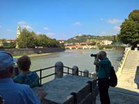 Blick zur Ponte Pietra -  Brücke aus der Römerzeit.