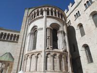  typisches Knotenmotiv in den Säulen