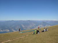  Gleitschirmfleiger bereiten sich vor