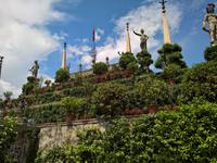 8 Terrassen vor dem Palast der Isola Bella.