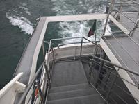 ... auf dem Schiff am Heck. 