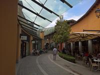 Auf der Rückfahrt Besuch eines Outletcenters.