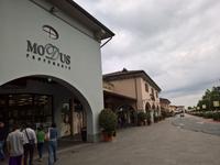 Eingang zum Outletcenter.