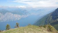 9-Monte Baldo_014 Blick zum Nordende des Sees und zu Brenta-Dolomiten