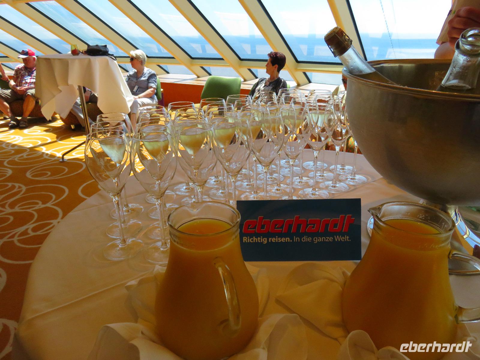 Sektempfang für unsere Gruppe in der AIDA-Lounge