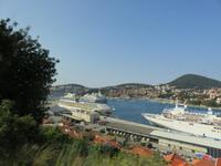 AIDAblu im Hafen von Dubrovnik