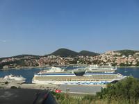 AIDAblu im Hafen von Dubrovnik