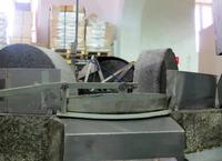 In der Olivenölmühle Galantino in Apulien