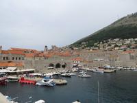 0250 Kreuzfahrt AIDAvita - Adria - Dubrovnik - Rundgang auf der Stadtmauer - Blick über den alten Hafen