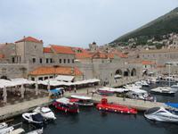 0252 Kreuzfahrt AIDAvita - Adria - Dubrovnik - Rundgang auf der Stadtmauer - Blick über den alten Hafen