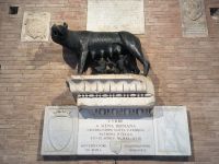 Die Wölfin mit Romulus und Remus &ndash; &copy; Heike Jack (Eberhardt TRAVEL)