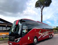 Unser roter Bus mit Rico &ndash; &copy; Heike Jack (Eberhardt TRAVEL)