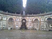 Villa Aldobrandini, Wassertheater mit Herkulessäulen