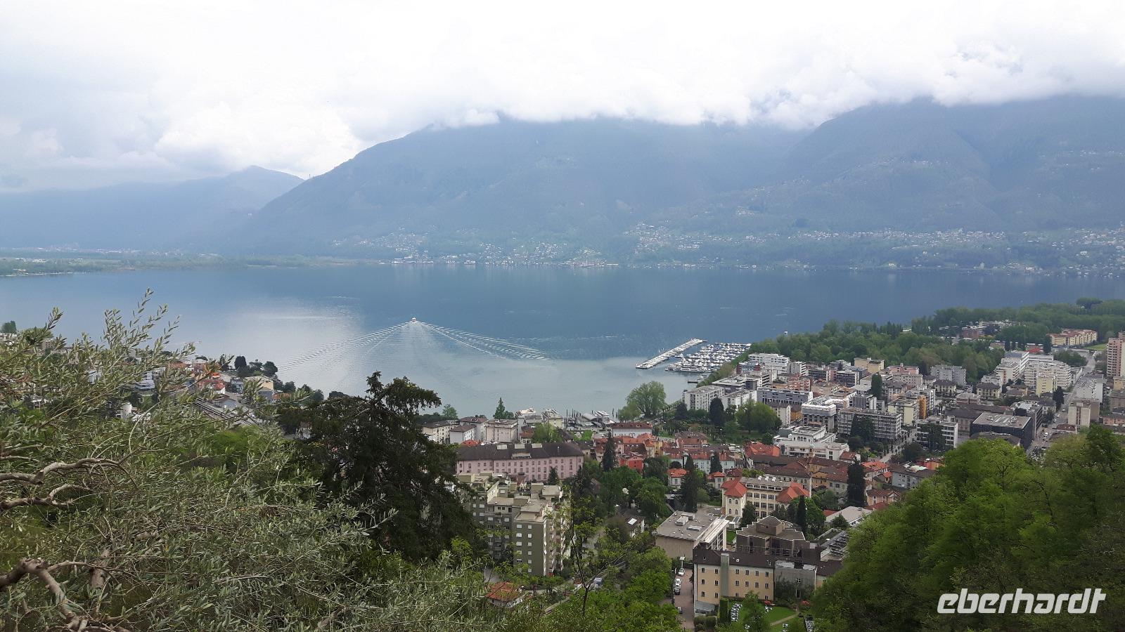 Locarno (Blick von der Wallfahrtskirche Madonna del Sasso auf Locarno)