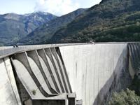 Verzascatal-an der Staumauer