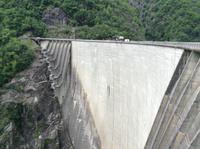 die Staumauer im Verzascatal