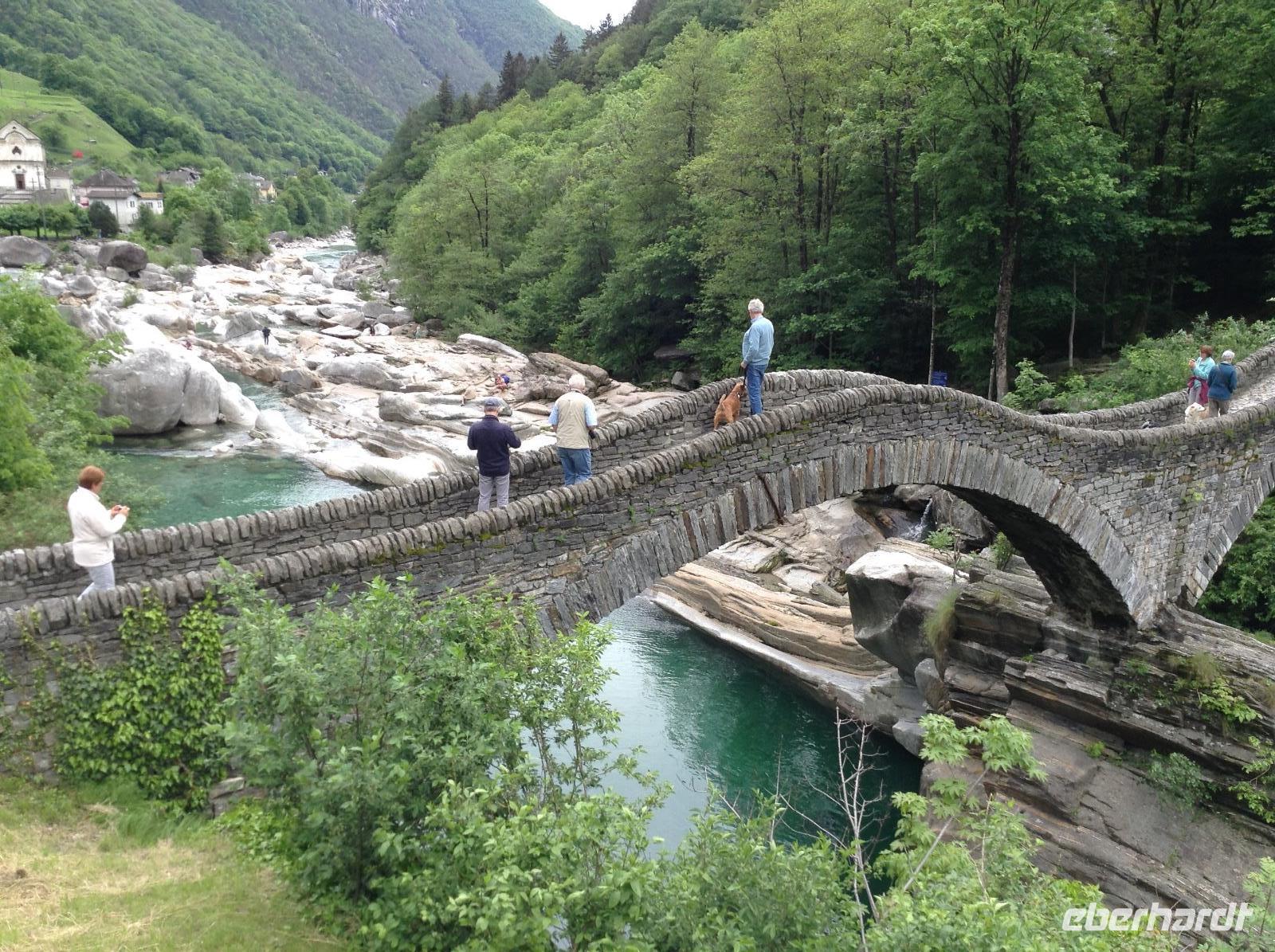 alte Brücke über die Verzasca
