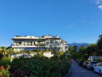 2 Hotel