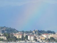 Regenbogen über Verbania