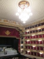Scala: Logen und Kronleuchter &ndash; &copy; Heike Heinen (Eberhardt TRAVEL)