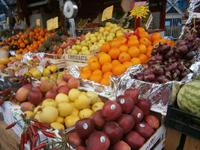 Obststand auf dem Wochenmarkt