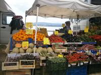 Obst-Gemüsestand in Arona