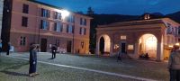 Baveno - Kirchplatz am Freitag Abend