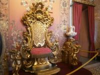 Thronsessel im Palazzo auf der Isola Bella