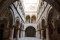 0365 Dubrovnik, Innenhof des Sponza-Palastes