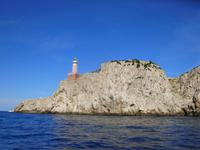 Insel Capri (Inselrundfahrt mit dem Schiff - Leuchtturm am Punta Carena)