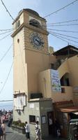 Insel Capri (Capri-Zentrum - Glockenturm und Uhr der Piazzetta)