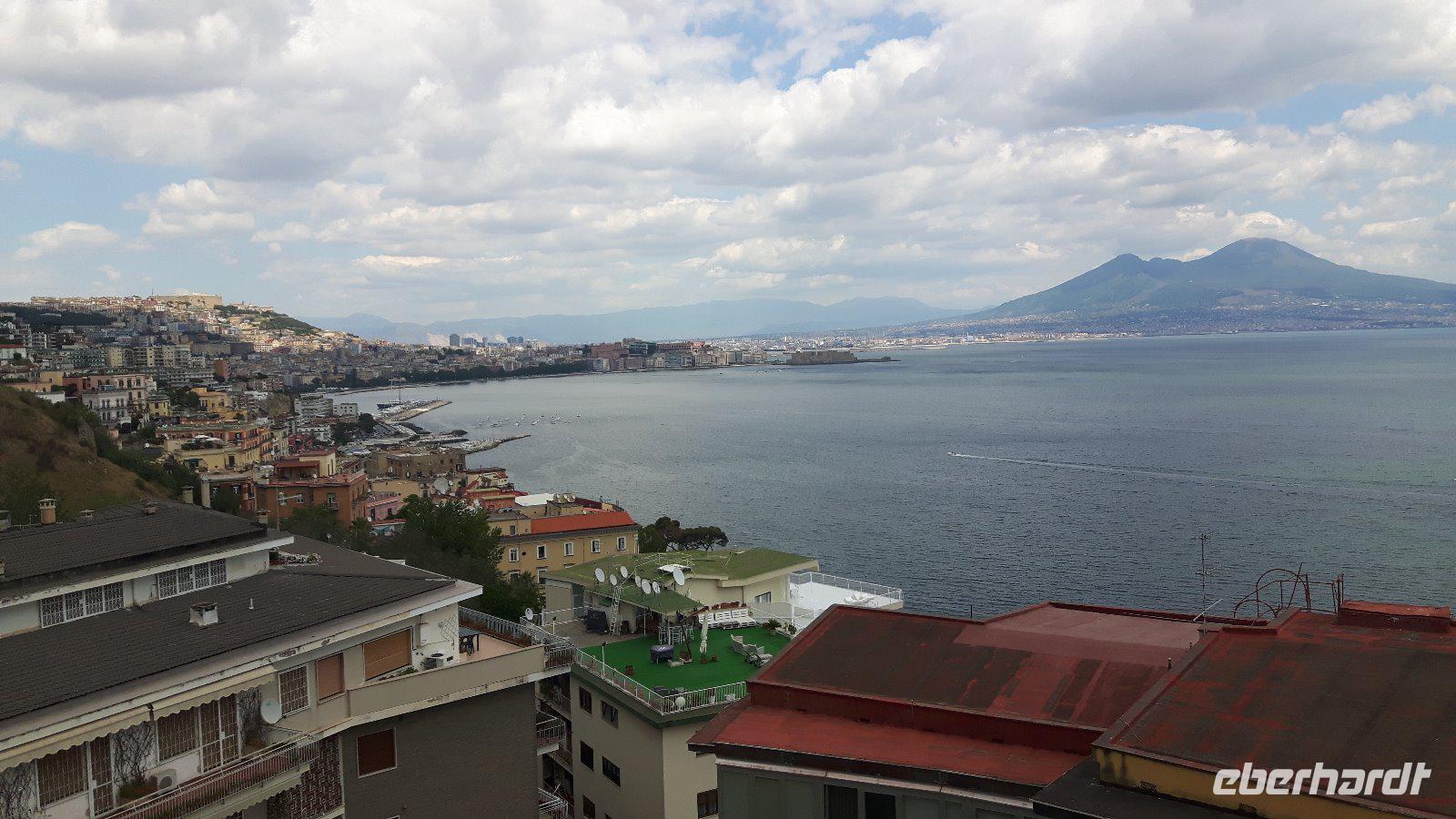 Stadtrundfahrt Neapel (Ausblick vom Posillipo-Hügel)