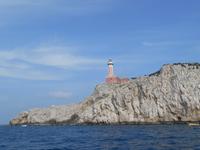 Insel Capri (Inselrundfahrt mit dem Schiff - Leuchtturm Punta Carena)