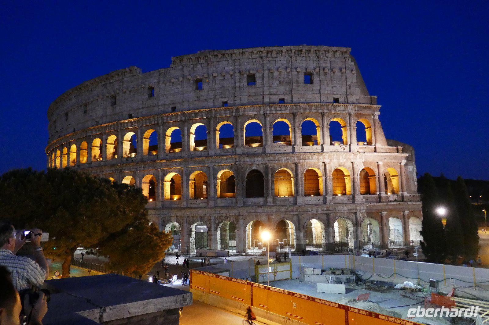 Kolosseum bei Nacht