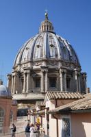 Blick auf Kuppel vom Dach des Petersdoms