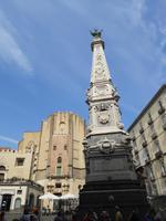 Neapel - Altstadt (Piazza San Domenico Maggiore - Pestsäule)