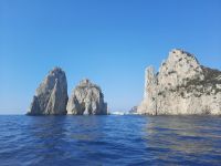 Insel Capri - Schifffahrt rund um die Insel (Faraglioni-Felsen)