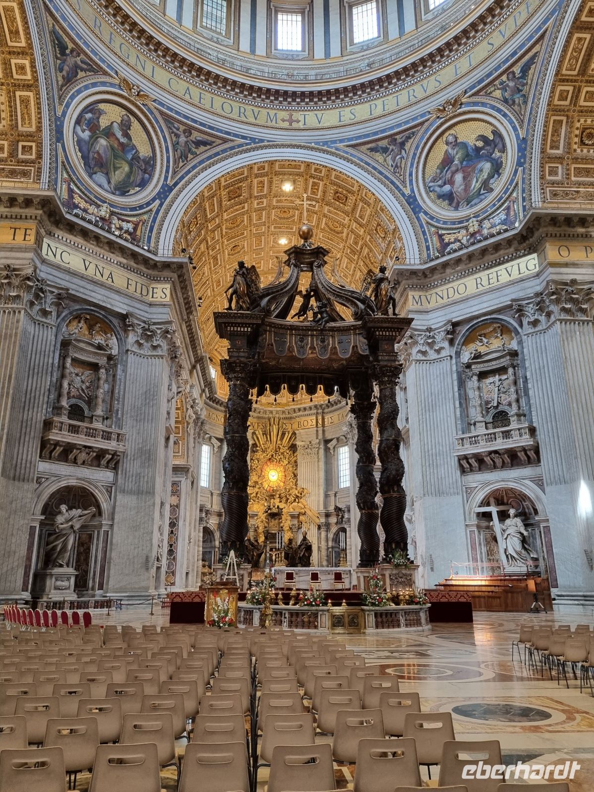 Rom - Petersdom (Papstaltar)