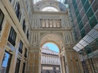 Neapel - Galleria Umberto I mit Blick zum Teatro San Carlo
