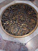 Dom-Bodenabdeckung zu einer Gruft