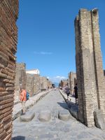 Pompeji-Straßenbefestigung -trockener Überweg gegen Wasserlauf