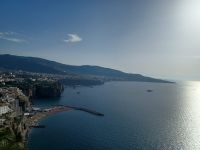 Sonnenspiegelung in der Bucht von Neapel