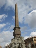 Piazza Navona: Vierströmebrunnen und Obelisk