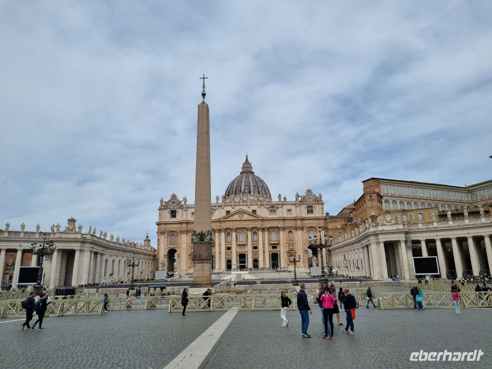Rom - Petersplatz mit Petersdom 