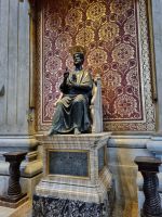 Rom - Petersdom (Bronzestatue des hl. Petrus)