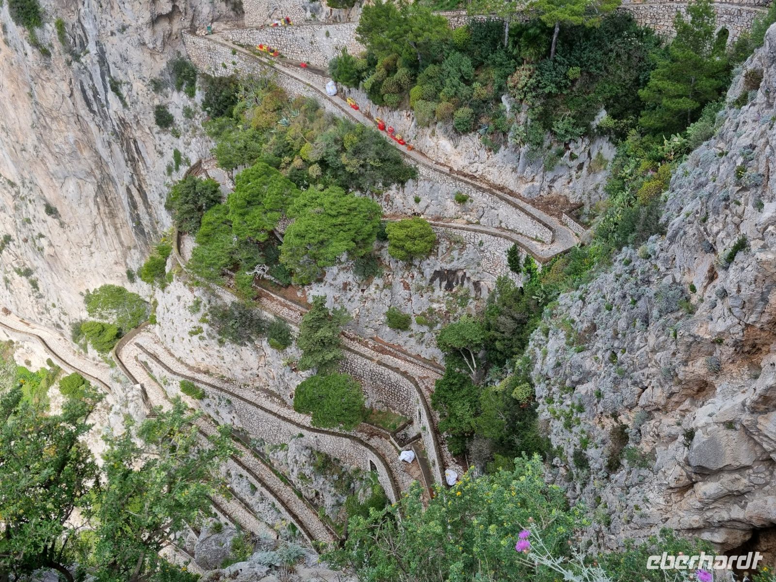 Insel Capri - Ausblick vom Augustusgarten auf die Krupp-Straße (Via Krupp)...
