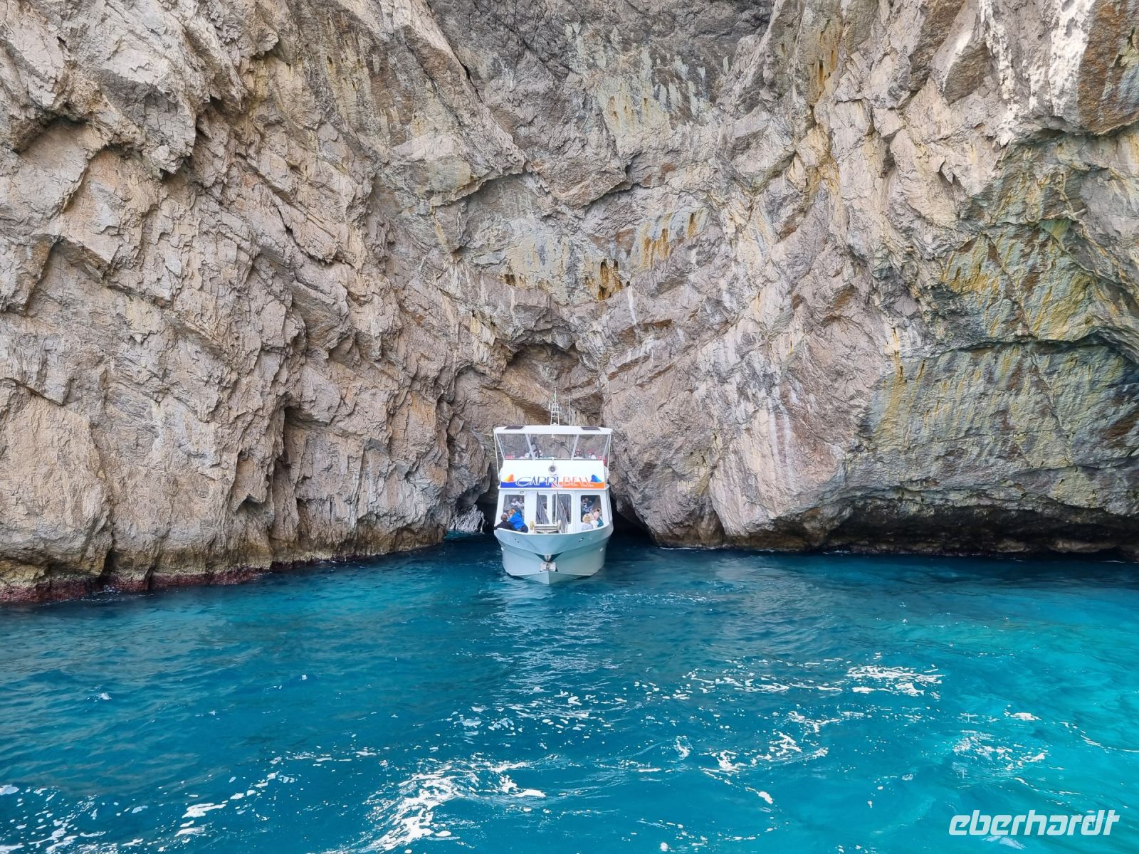Insel Capri - Schifffahrt rund um die Insel... (Grüne Grotte)