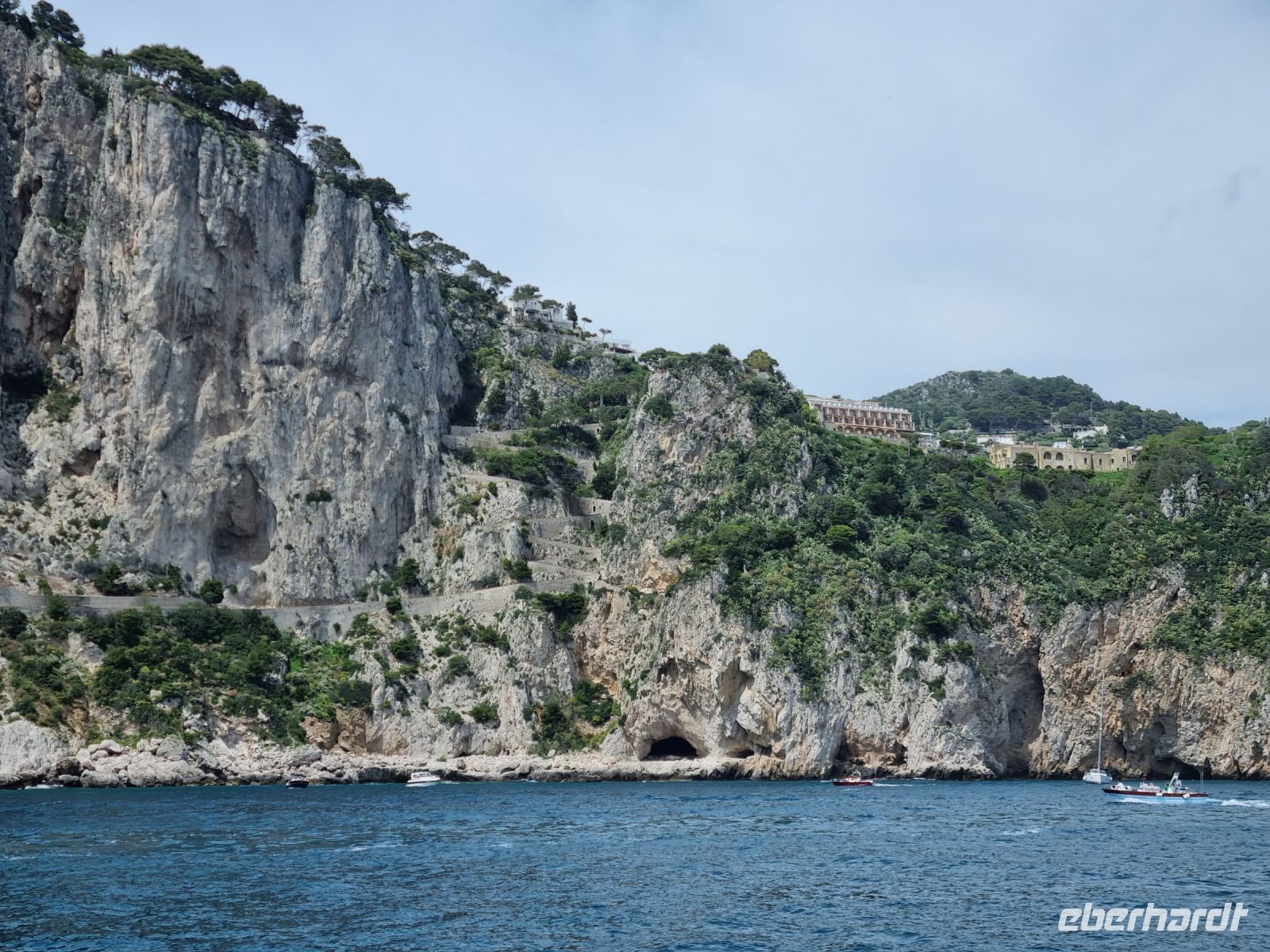 Insel Capri - Schifffahrt rund um die Insel...